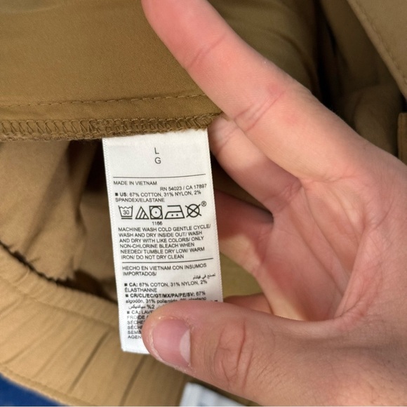 Old Navy Brown Slim Khaki Shorts Built-In Flex Size Large NWT Summer Preppy - Picture 8 of 8